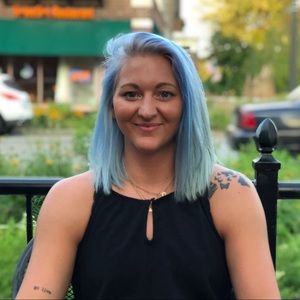 Meet your Posher, Alyssa